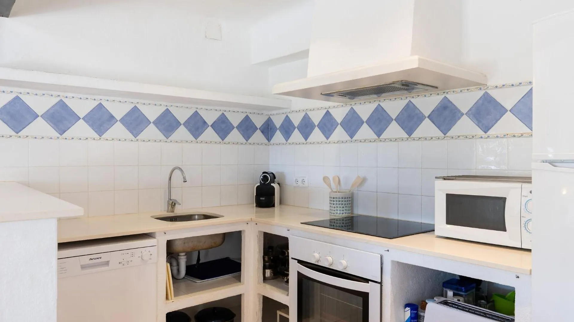 Binisagoc A - Villa With Private Pool Free Wifi 比尼贝卡 0*,